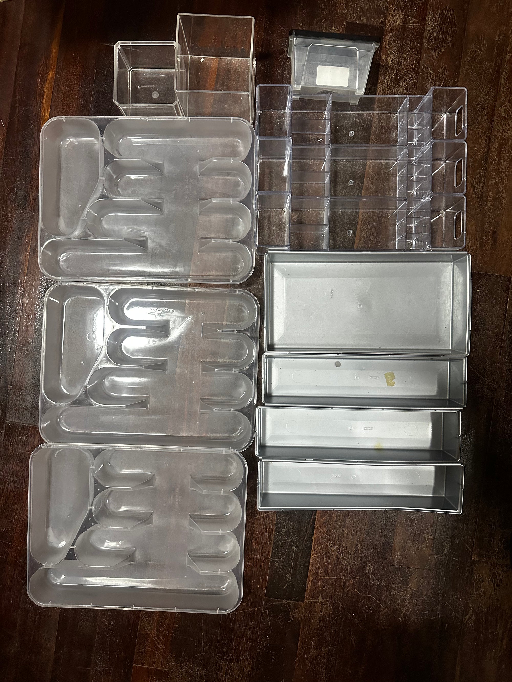 Batch of storage containers / DEMO