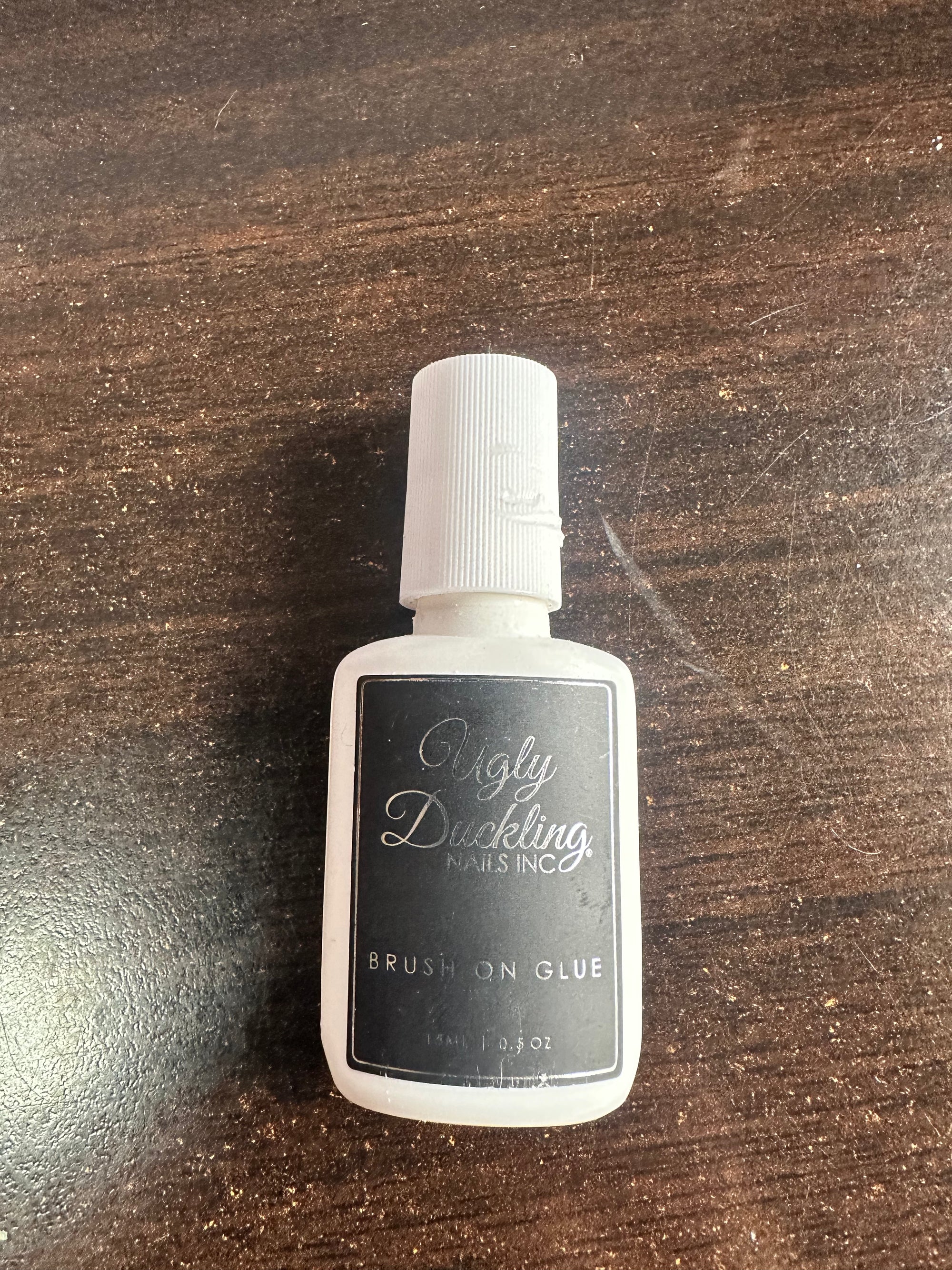 Ugly duckling nail glue DEMO